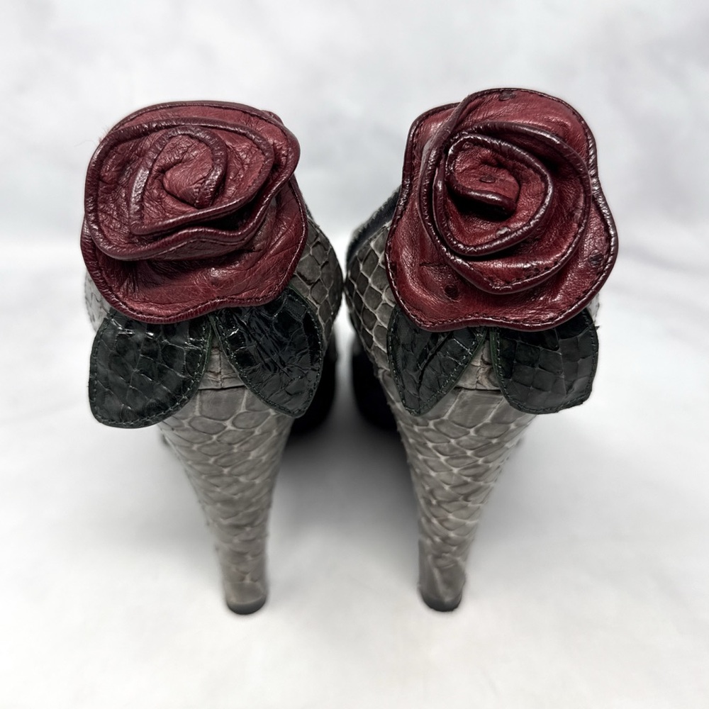 Marc Jacobs Vintage Y2K Leather Rose Rosette Flower Pump Heels Black Gothic 39.5 - Picture 3 of 16